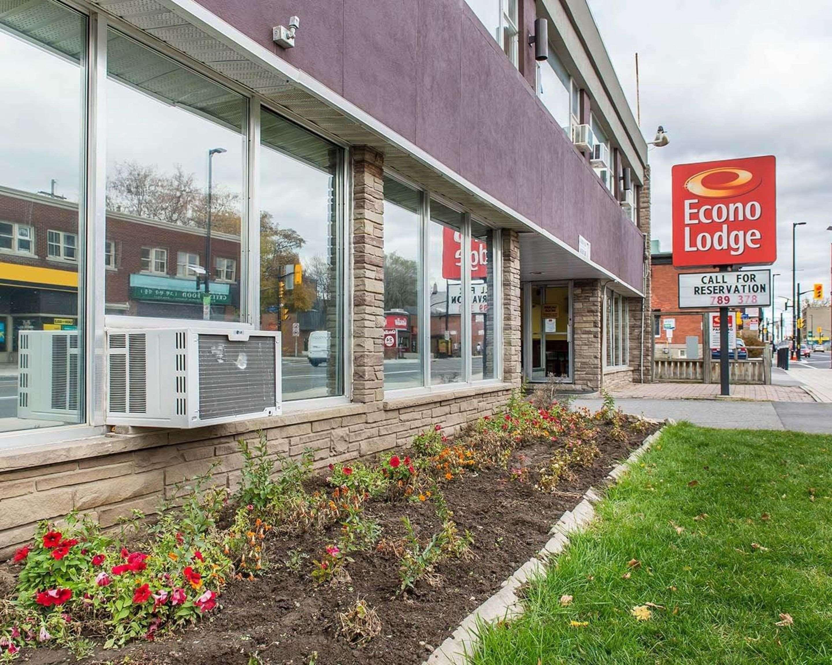 Econo Lodge Downtown Ottawa Buitenkant foto