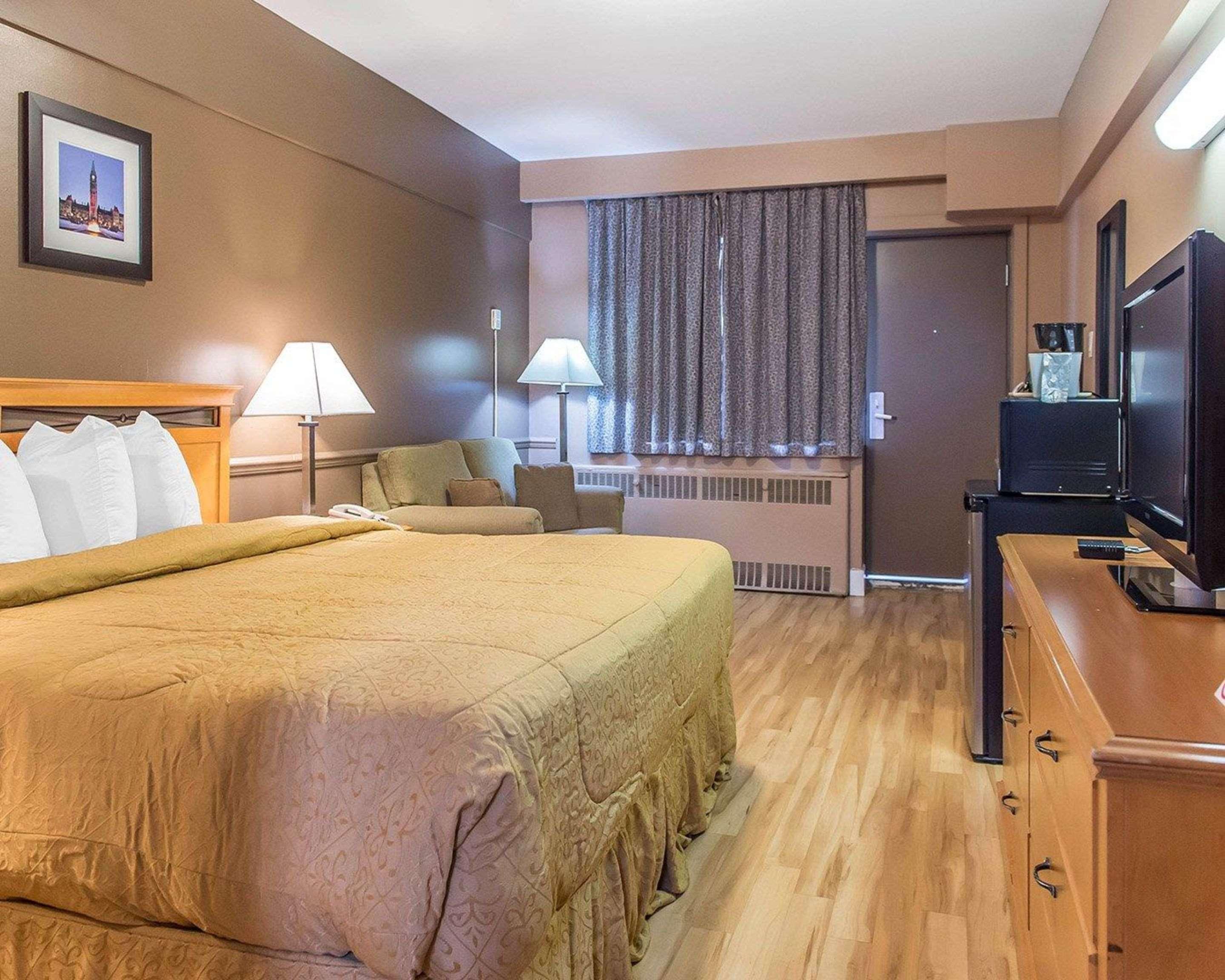 Econo Lodge Downtown Ottawa Buitenkant foto