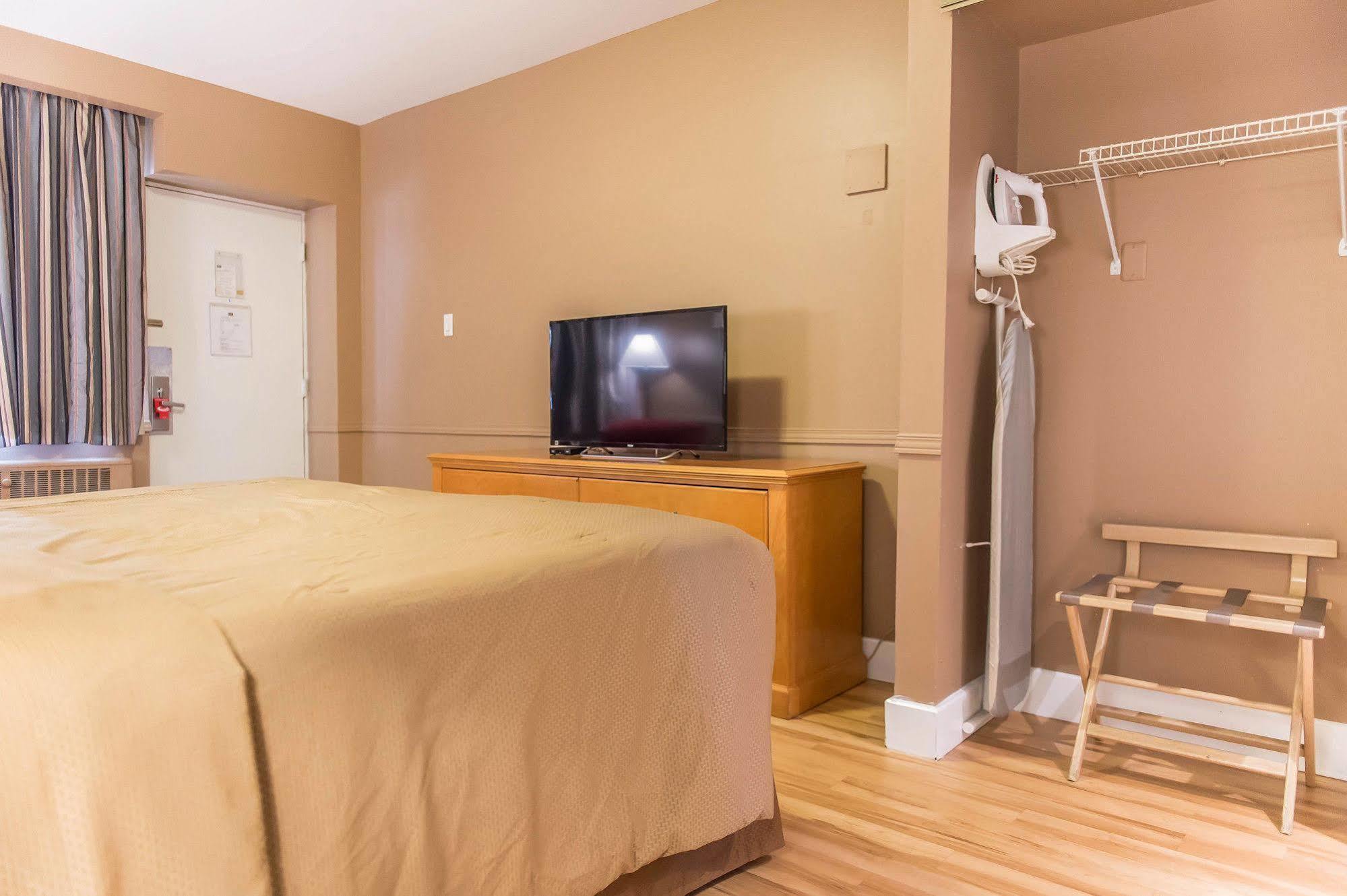 Econo Lodge Downtown Ottawa Buitenkant foto