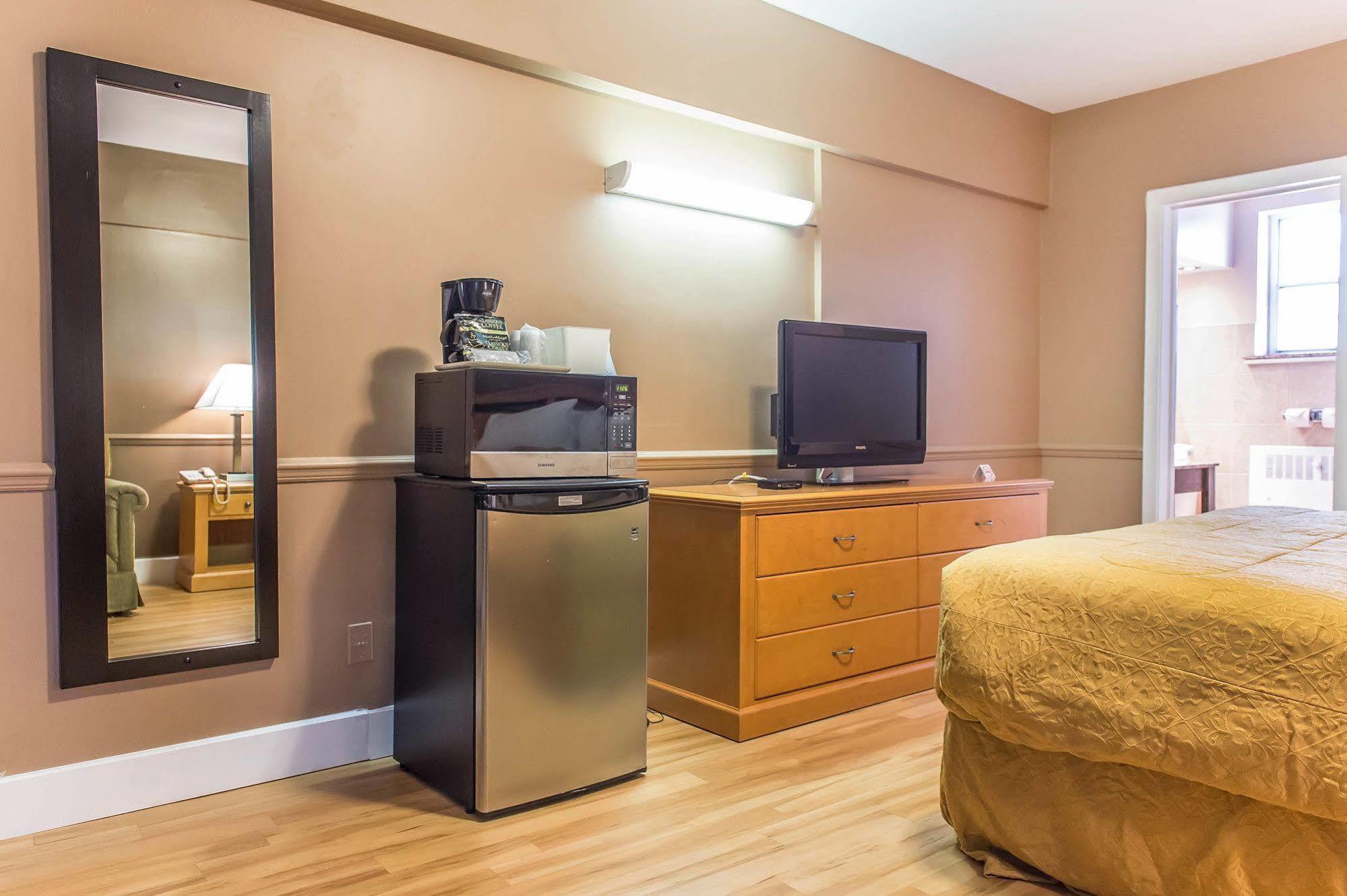 Econo Lodge Downtown Ottawa Buitenkant foto